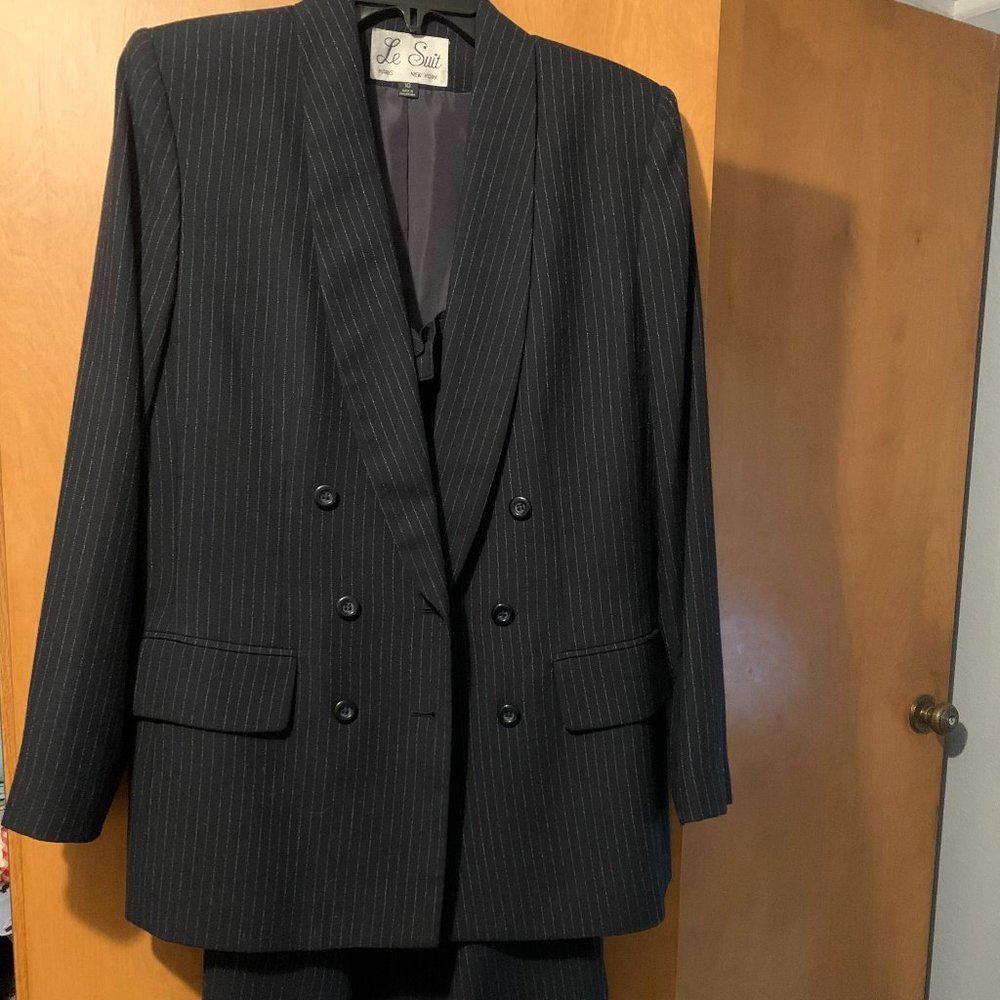 Le Suit Paris New York Skirt Suit